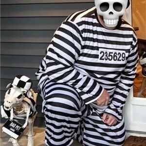 Striped Black and White Prisoner Costume